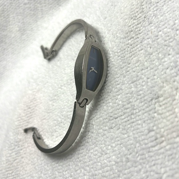 Women’s fossil watch, silver band with light blue face. - Picture 2 of 6